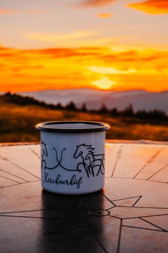 Kirchnerhof-Sonnenuntergang-von-Anna-Marie-Trattner